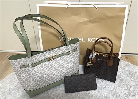 michael.kors purses 2025